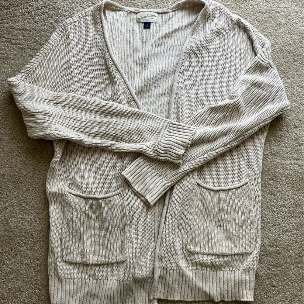 Universal Threads Target brand beige chunky oversized cardigan size M